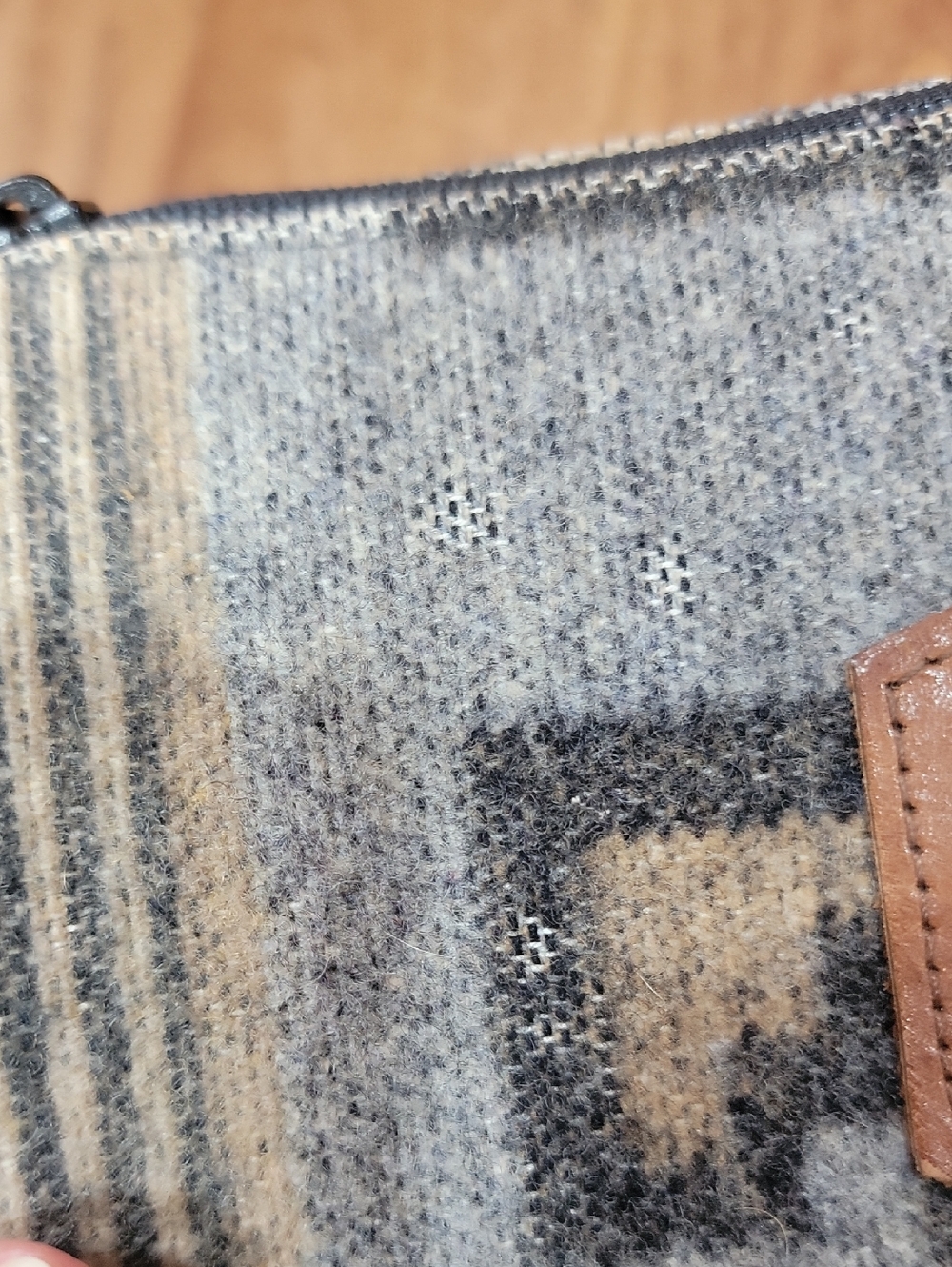 Vintage Pendleton Wool Jacquard & Leather Barrel Bag - Picture 11 of 14